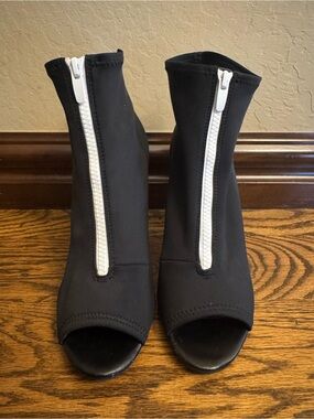 Juicy Couture Paloma Black Scuba Sock Booties Peep Toe White Zip Stiletto 9